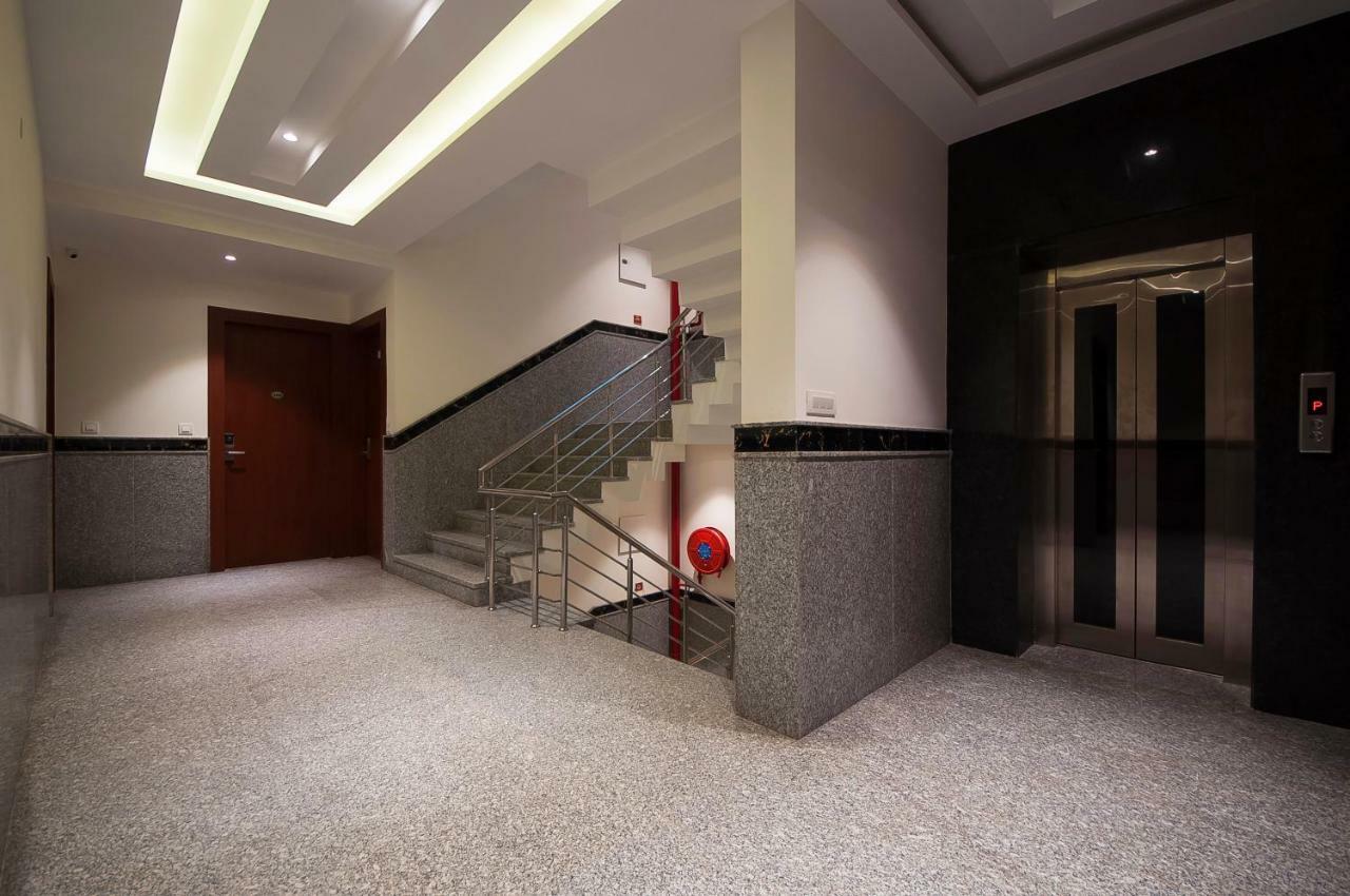 Hotel Z Suites- Delhi Igi Airport นิวเดลี ภายนอก รูปภาพ