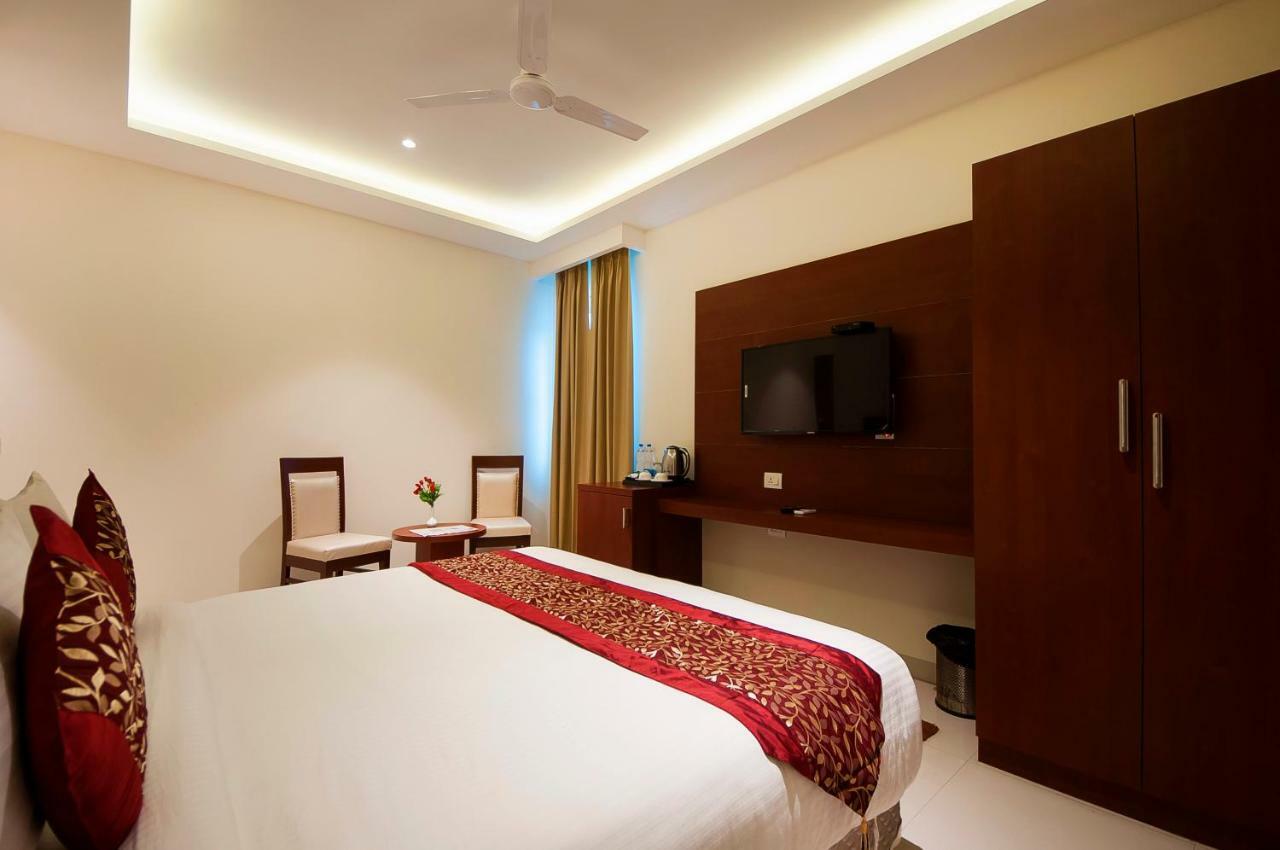 Hotel Z Suites- Delhi Igi Airport นิวเดลี ภายนอก รูปภาพ