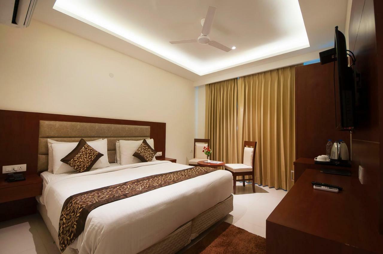 Hotel Z Suites- Delhi Igi Airport นิวเดลี ภายนอก รูปภาพ