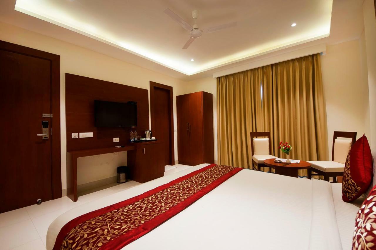 Hotel Z Suites- Delhi Igi Airport นิวเดลี ภายนอก รูปภาพ